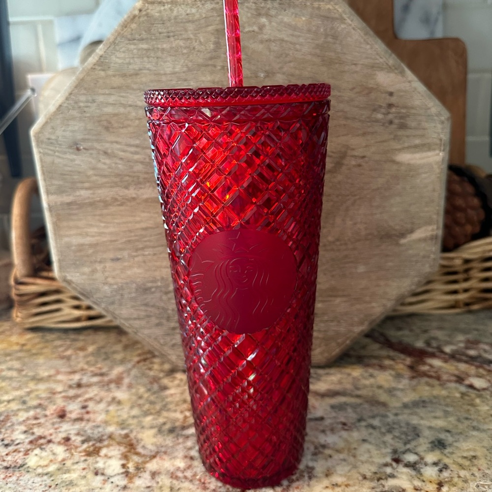 STARBUCKS Holiday 2021 Jeweled Venti Red Tumbler.Size 24 oz Venti 011127045